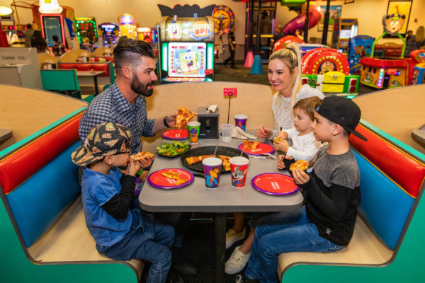 Family Fun Made Easy at Chuck E Cheese. | Mini Style Hacker